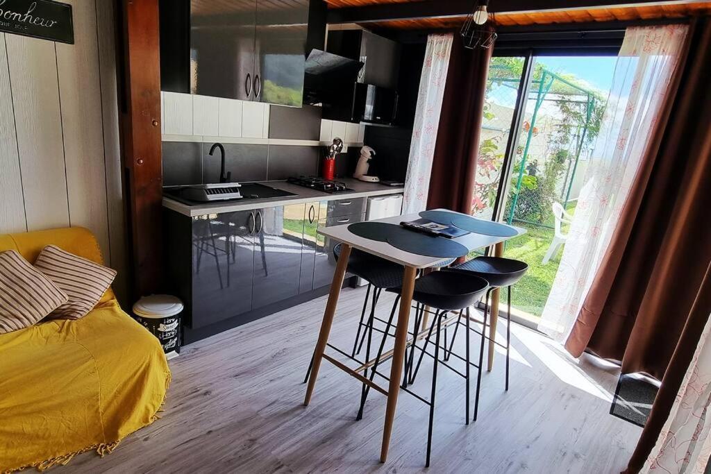 Bungalow Des Pensees Piscine Chauffee 28° Saint-Denis Ngoại thất bức ảnh